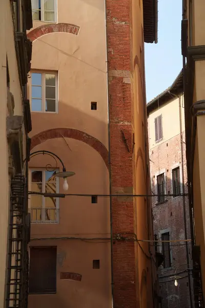 Εξωτερικό Των Ιστορικών Κτιρίων Της Lucca Τοσκάνη Ιταλία — Φωτογραφία Αρχείου