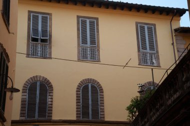 Lucca, Tuscany, İtalya 'nın tarihi binalarının dışında.