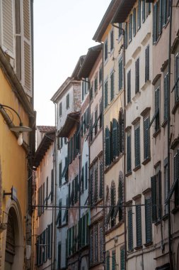 Lucca, Tuscany, İtalya 'nın tarihi binalarının dışında.