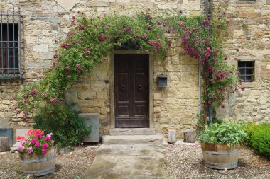 Badia a Passignano, İtalya 'nın Toskana bölgesindeki Chianti bölgesinde ortaçağ manastırı.