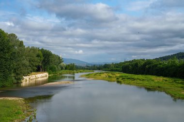 San Giovanni Valdarno 'daki Arno Nehri, Firenze ili, Toskana, İtalya