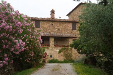 Poggibonsi yakınlarındaki eski çiftlik, Siena bölgesi, Tuscany, İtalya