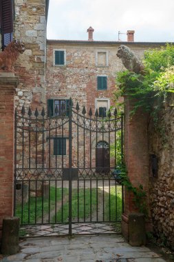 Montefollonico, İtalya 'nın Toskana eyaletinde tarihi bir şehir.
