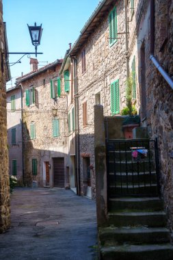 Abbadia San Salvatore, Siena 'nın tarihi bir kasabası, Toskana, İtalya