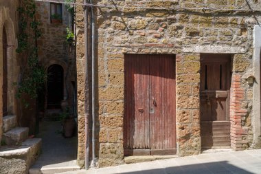 Pitigliano, İtalya 'nın Toskana eyaletinde tarihi bir kasaba.