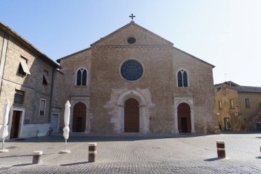 Terni, Umbria, İtalya 'daki San Francesco Kilisesi' nin dışı.