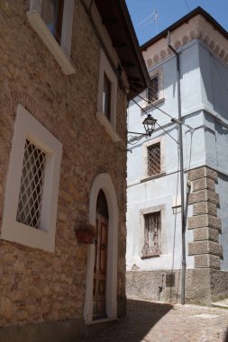 Rocca di Mezzo, İtalya, Abruzzo, Aquila eyaletinin eski bir kasabası.