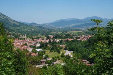 Alfedena, Abruzzo Ulusal Parkı 'ndaki eski kasaba, L Aquila ili, İtalya