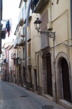 Isernia 'nın eski binaları, Molise, İtalya' nın tarihi şehirleri.