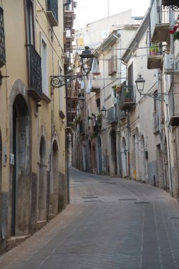 Isernia 'nın eski binaları, Molise, İtalya' nın tarihi şehirleri.