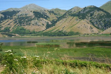 Matese Dağı manzarası, Caserta ili, Campania, İtalya, yaz aylarında