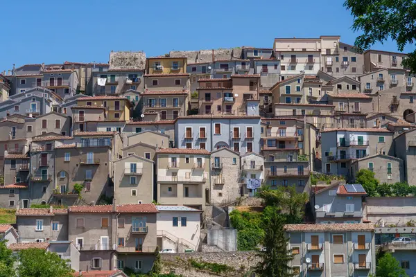 Castelgrande manzarası, Potenza ilinin eski bir kasabası, Basilicata, İtalya