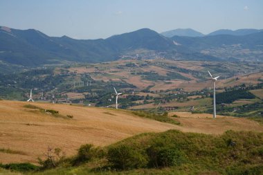 Yazın Muro Lucano 'dan Potenza, İtalya' ya Basilicata 'da manzara