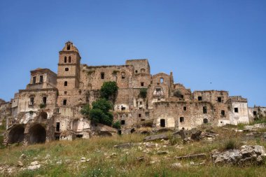 Craco, Matera vilayetinde terk edilmiş eski bir köy, Basilicata, İtalya