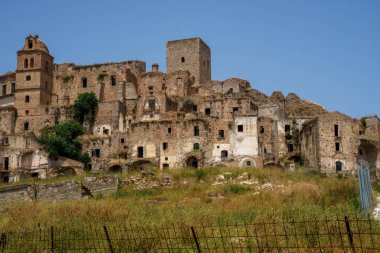 Craco, Matera vilayetinde terk edilmiş eski bir köy, Basilicata, İtalya