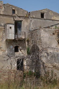 Craco, Matera vilayetinde terk edilmiş eski bir köy, Basilicata, İtalya