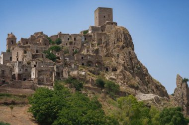 Craco, Matera vilayetinde terk edilmiş eski bir köy, Basilicata, İtalya