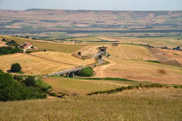 İtalya 'nın Basilicata eyaletindeki Melfi yakınlarındaki kır manzarası