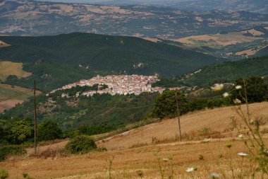 Volturara Appula yakınlarındaki kır manzarası, Foggia ili, Apulia, İtalya