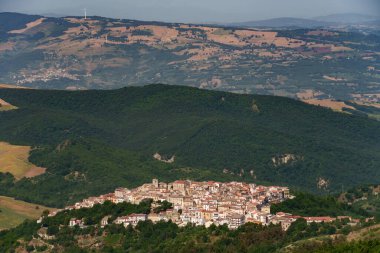 Volturara Appula yakınlarındaki kır manzarası, Foggia ili, Apulia, İtalya