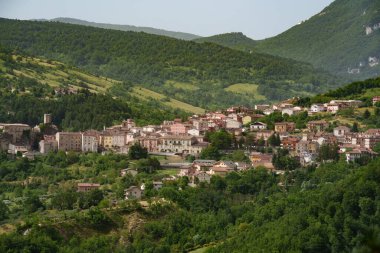 Palena, Chieti eyaletinin eski bir kasabası, Abruzzo, İtalya, yazın.