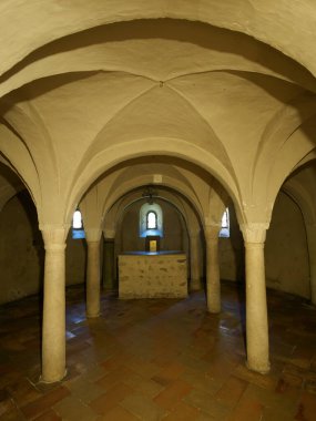 Ortaçağ SS kilisesi. Pietro e Paolo Agliate, Monza Brianza, Lombardy, İtalya 'da. İç mekan