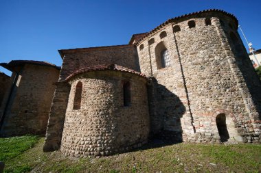 Ortaçağ SS kilisesi. Pietro e Paolo, Agliate, Monza Brianza ili, Lombardy, İtalya