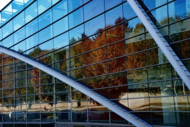 Sovico, Monza Brianza Eyaleti, Lombardy, İtalya 'daki modern binanın dışı.