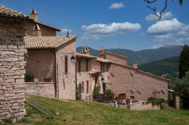 San Giovanni, Perugia eyaletinin Spello yakınlarındaki ortaçağ köyü, Umbria, İtalya