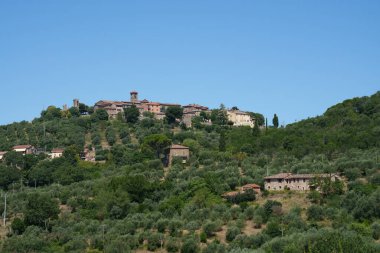 Yazın, Perugia 'nın Umbria eyaletindeki Magione yakınlarındaki kırsal alan.