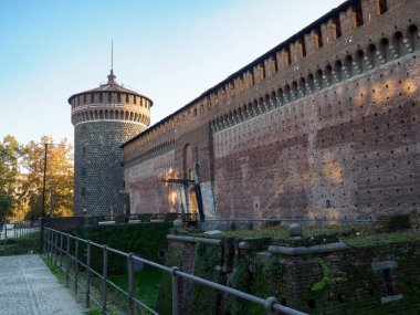 Ortaçağ Castello Sforzesco 'sunun dışı, Milano, Lombardy, İtalya kalesi.