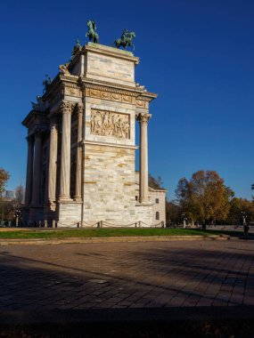 Milano, Lombardiya, İtalya 'da Arco della Pace olarak bilinen tarihi kemer.