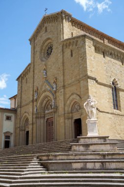 İtalya 'nın Arezzo kentinin tarihi binaları: Duomo