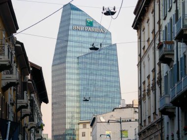 Milano, Lombardiya, İtalya 'daki Porta Nuova' daki eski ve modern binalar