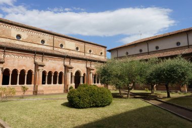 Piacenza ilindeki Chiaravalle della Colomba Ortaçağ Manastırı, Emilia-Romagna, İtalya