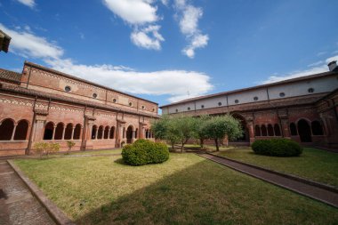 Piacenza ilindeki Chiaravalle della Colomba Ortaçağ Manastırı, Emilia-Romagna, İtalya