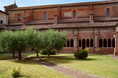 Piacenza ilindeki Chiaravalle della Colomba Ortaçağ Manastırı, Emilia-Romagna, İtalya