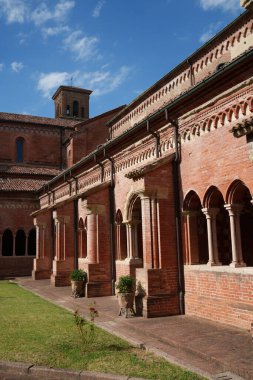 Piacenza ilindeki Chiaravalle della Colomba Ortaçağ Manastırı, Emilia-Romagna, İtalya