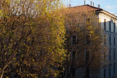 Milano, Lombardy, İtalya 'daki Biondi boyunca eski yerleşim yerleri.