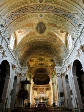 Gropello Cairoli, Lomellina 'daki eski kasaba, Pavia, Lombardy, İtalya. San Giorgio Kilisesi, iç mekan.