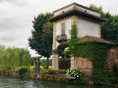 Robecco Konsolosu Naviglio 'da Naviglio Grande boyunca eski binalar, Milano, Lombardy, İtalya