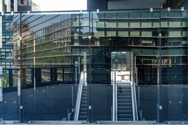Porta Nuova, Milan, Lombardy, İtalya 'daki modern binalar