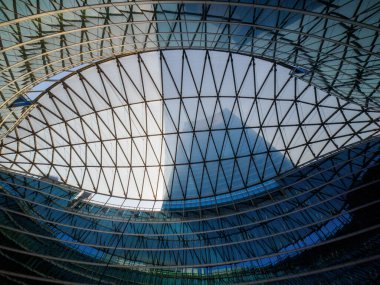 Porta Nuova, Milan, Lombardy, İtalya 'daki modern binalar. Palazzo Lombardia, Piazza Citta di Lombardia, Avrupa 'nın en büyük kapalı alanı.