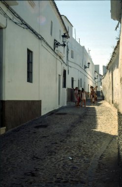 Medina Sidonia 'nın eski caddesi, Endülüs bölgesi, İspanya, çan kulesinden