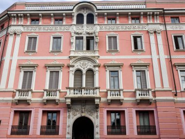 Vittorio Emanuele II, Monza, Lombardy, İtalya üzerinden tarihi binalar