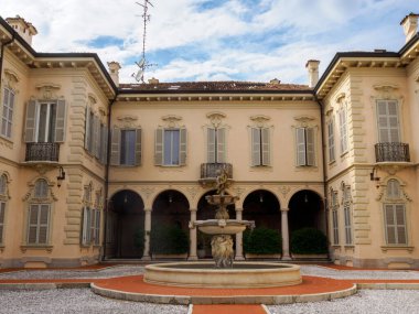 Monza, Lombardy, İtalya 'da Lecco üzerinden Prata Pennati Sala adlı tarihi villa.