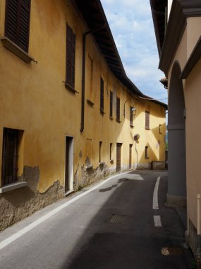 Merate Caddesi, tarihi şehir Lecco, Brianza, Lombardy, İtalya