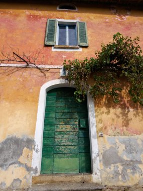 Santa Maria Hoe 'da eski bir ev, Colle Brianza yolu boyunca, Lecco, Lombardy, İtalya