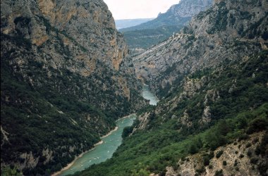 Gorges du Verdon, Provence-Alpes-Cote d Azur, Fransa 'daki ünlü kanyon, yazın.