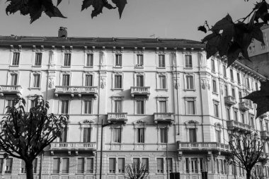 Milano, Lombardy, İtalya 'daki Corso Sempione yakınlarındaki eski bina